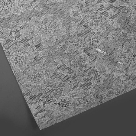The tablecloth without the base is the elaborate "openwork", 132 × 220 cm, the color of mix-5