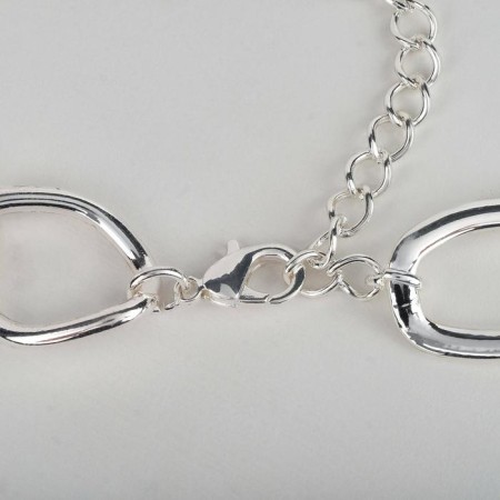 The necklace "chain" is different links, color silver, 55 cm-1