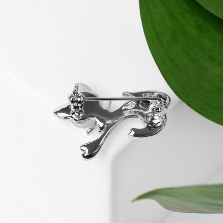 Brooch "cat", white color in silver-1