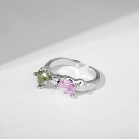 The ring "brightness" of crystals, the color is pink green in silver, dimensionless-1