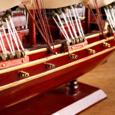 Souvenir medium -sized "three -year -old" ship, beige sails, 49 x 42 x 8 cm-4