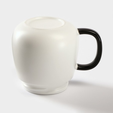 Ceramic mug with a Panda plastic lid, 400 ml, white and black color-2
