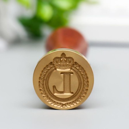 Printing for wax with a wooden handle "Crown with the letter L" 9x2.5x2.5 cm-1