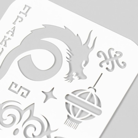 Plastic stencil "Dragon" 9x9 cm-2