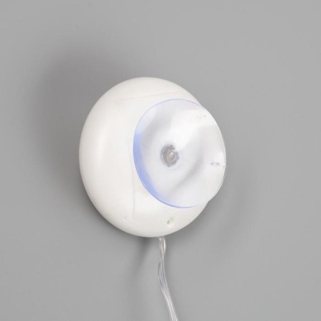 LED figure on the suction cup “Zvezda” 19 × 19 cm, plastic, batteries AAAX3 (not complete), glow warm white-4
