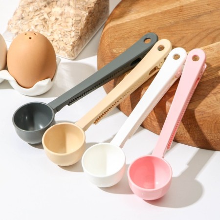 A spoon is measured with a clamp, 30 ml, 18 × 4.3 × 3 cm, color mix-3