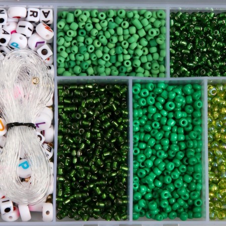Glass 8/0 in the box "Green" beads + thread 0.8 mm 5 m 12x8.4x2.2 cm-1
