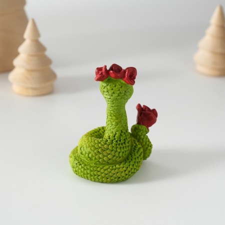 Polystone souvenir "Snake with red roses" 4.9x6 cm-3