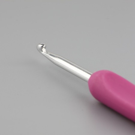 Knitting hook, with a plastic handle, d = 4 mm, 14 cm, purple color-3