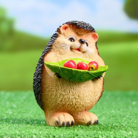 Garden figure "Hedgehog with a leaf" 12x11x16cm