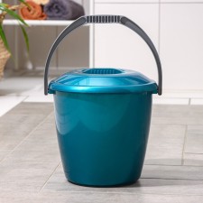 A bucket with a “successful” lid, 7 l, the color of mix