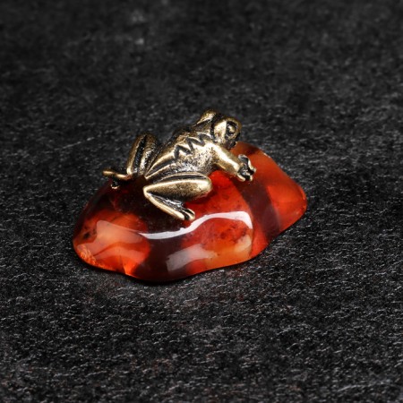 Souvenir "Frog", small, brass, amber-2