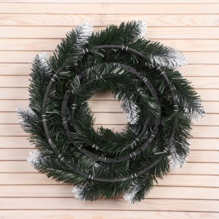 New Year's Wreath "Interior Snow White" cone silver + berry 40 cm-2