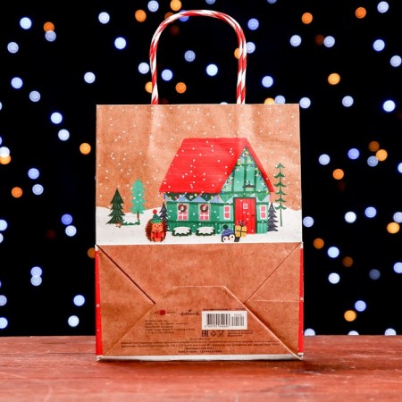 Gift Package "New Year's Courtyard" 18 x 22.3 x 10 cm-1