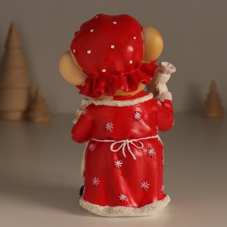 Polystone souvenir "Mouse in red with a white apron, with a ginger cake" 9x7.5x15 cm-2