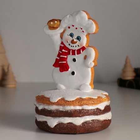 Polystone souvenir "Poil -gingerbread in the glaze, with cake" 9x9x14.5 cm-3