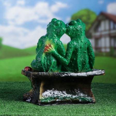 Garden figure "Two frogs on a bench" 21x29x35cm mix-2