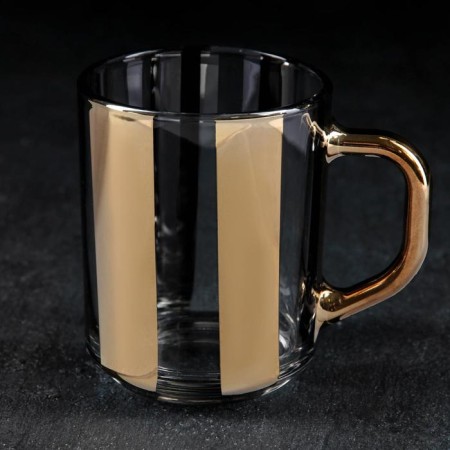Glass Glass "Serpentine", 200 ml, gold color