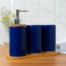 A set of accessories for the bathroom 