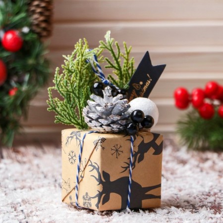Christmas tree decoration "New Year's gift" 9x11 cm, beige-1