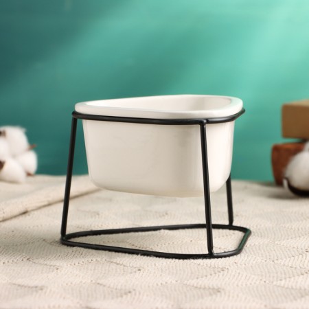 Pot "Triangle" on the stand, black, 13x11x9cm-1