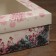 The box is folding, the lid is, with the window "Merry Christmas" 21 x 15 x 7 cm