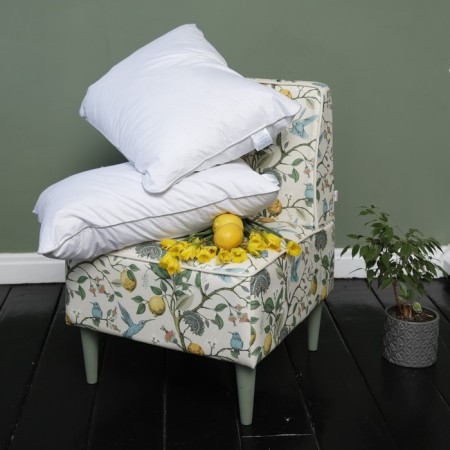 The pillow is low, size 50x70 cm, color mix