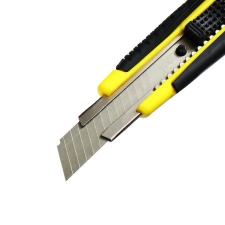 Chancellery knife 18 mm Plastic with met., Director, latch, rubberized mix in blister-4