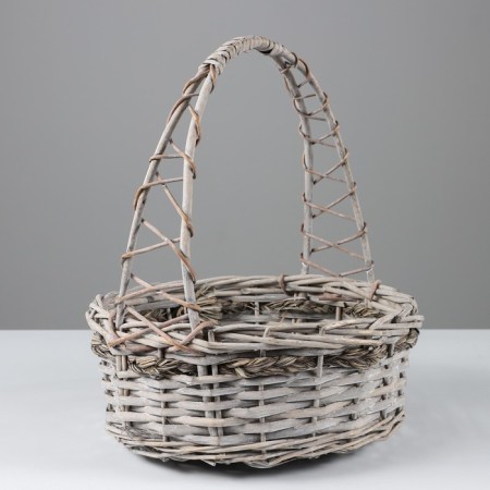 A set of baskets, 31 x 32 x 40 cm, 27 x 27 x 34 cm, 21 x 20 x 29 cm, willow-2