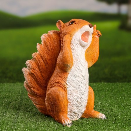 Garden figure "Surprised Squirrel" 22x13cm