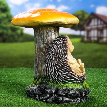 Garden figure "Hedgehog on the side under mushrooms" 24x28x32cm-1