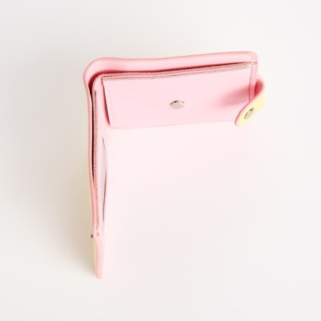 Wallet on the button, the color is light red-3