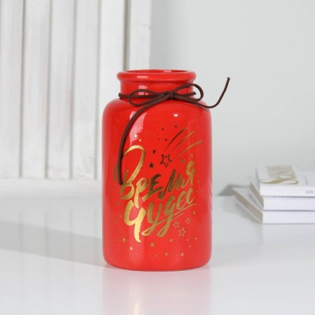 Vase "Time of Magic", the color is red-1