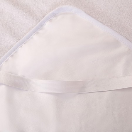 Substract of the waterproof “Benous”, 60x120 with an elastic band in the corners, a membrane-2