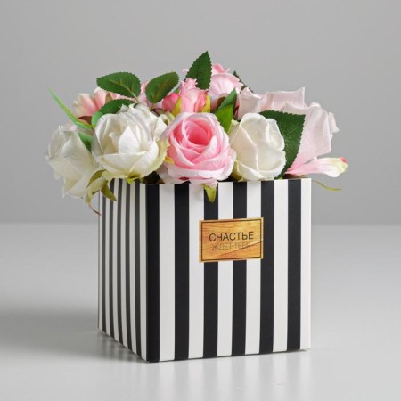 Gift box for flowers with PVC lid, packaging, “Happiness is waiting for you”, 12 x 12 x 12 cm-3