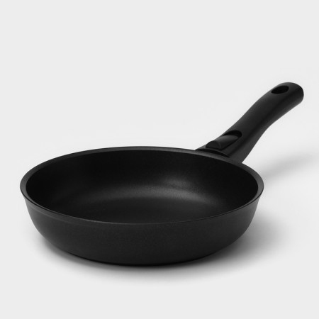 The pan “Tradition”, D = 22 cm, removable handle, anti -stick coating, black color