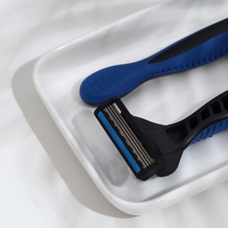 Disposable razor machines Luazon, 4 blades moisturizing strip, 2 pcs-3