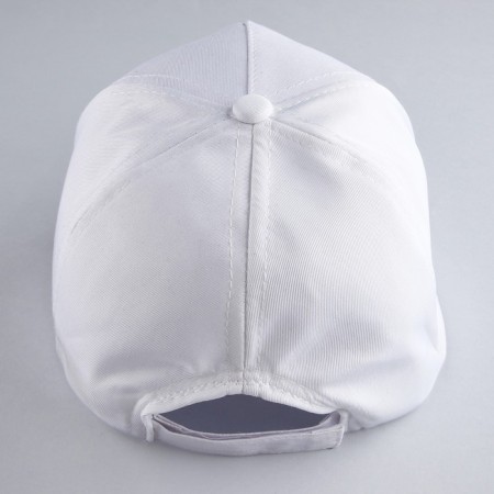 Feminine cap is plain, white color, x/b, rr- 54-4