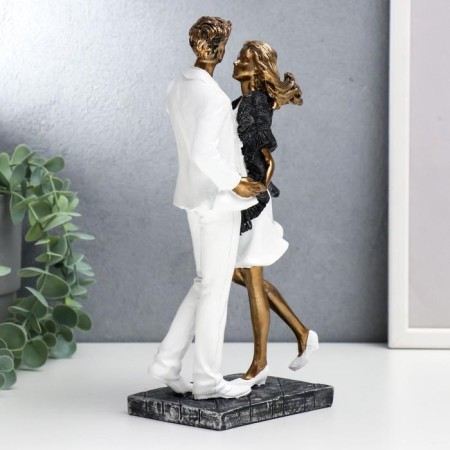 Polystone souvenir "in love with white clothes, with a palactin" 25x10x13 cm-3