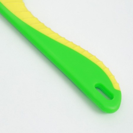 A comb for wool 15.6 x 3.6 cm, short teeth 1.7 cm, green-yellow-3