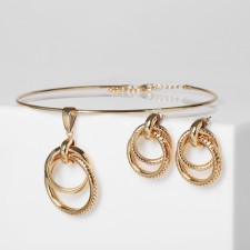 Set 2 objects: earrings, necklace 