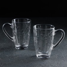 Set of glass mugs 