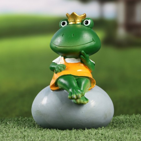 Garden figure "Princess on the pebble" 9x11x17cm ////-1