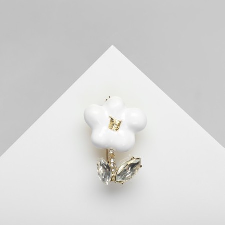 Brooch "Flower" cloud, white color in gold