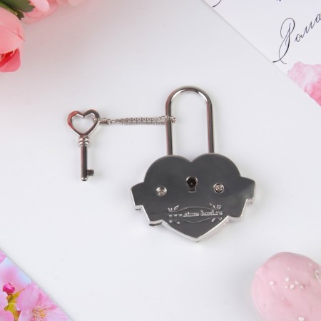 Wedding castle with the key "Council and love."-3