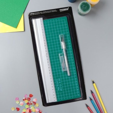 A set of tools for creativity: knife 4+1 blades, ruler, mature 30x10 cm, 34.7x16.3 cm