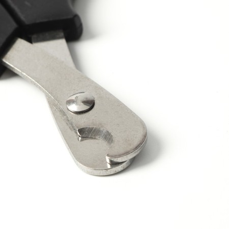 Middle scissors are medium with an emphasis for a finger, black with red-1