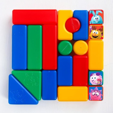 A set of colored cubes, "Smeshariki", 20 elements, 4x4 cm-2