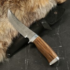 Нож туристический "Ворон" сталь - дамаск, рукоять - орех