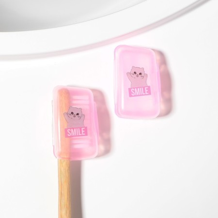 Case for “Smile” toothbrushes, 3.7 x 2.2 cm.